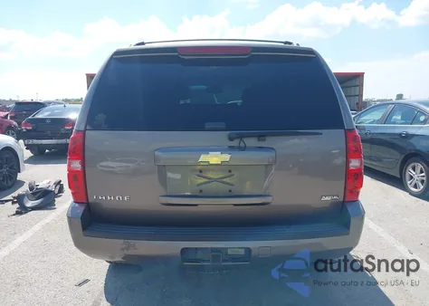 2011 Chevrolet Tahoe Ls z USA, uszkodzony, nr VIN 1GNSKAE0XBR392458